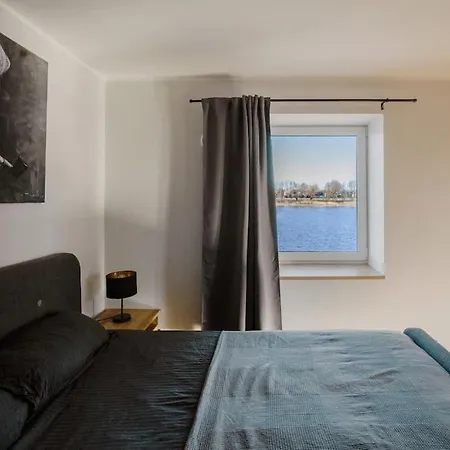 Apartment Cozy By The River