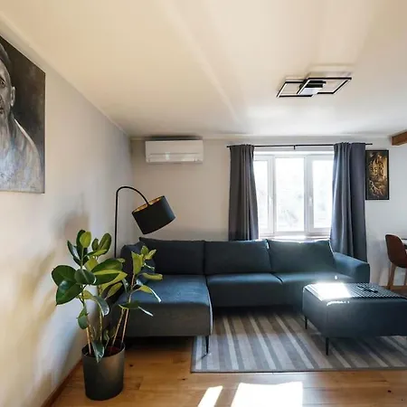 Apartment Cozy By The River